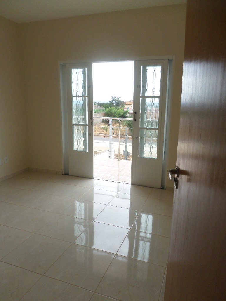 Casa para Aluguel 120 m² com 3 quartos