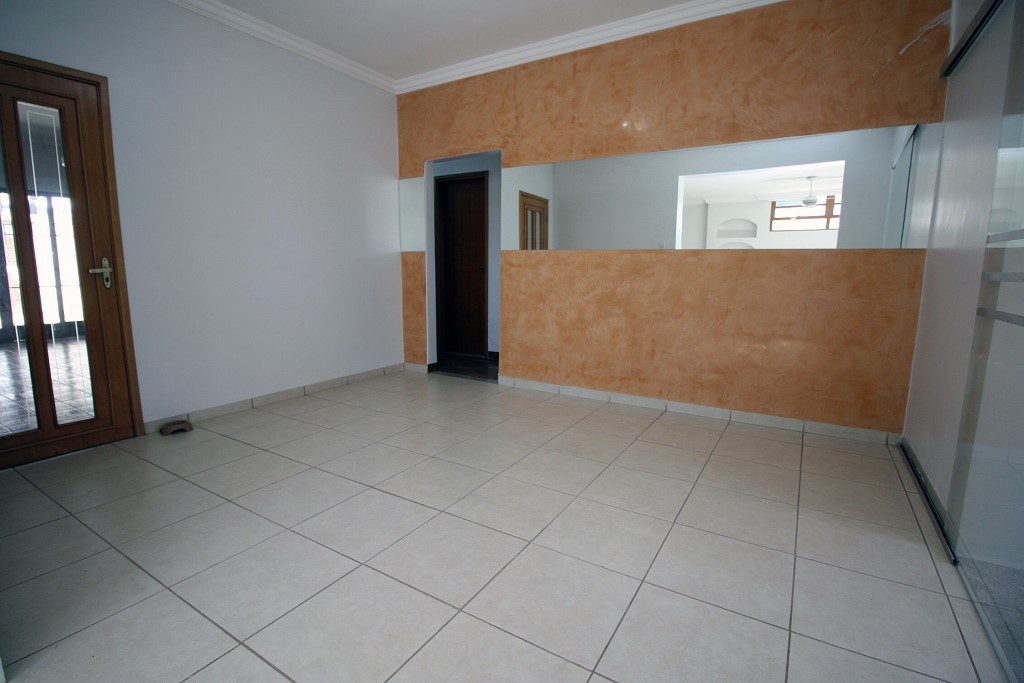 Casa para Aluguel 180 m² com 3 quartos