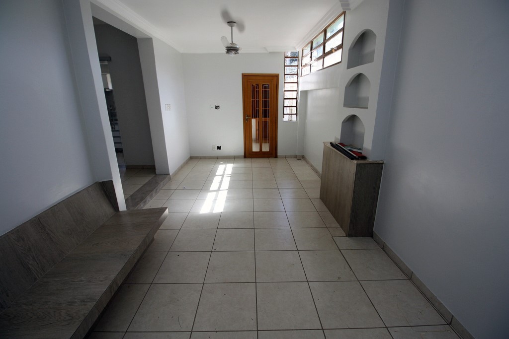 Casa para Aluguel 180 m² com 3 quartos