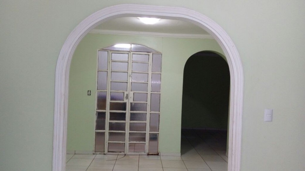 Casa para Venda 242 m² com 4 quartos