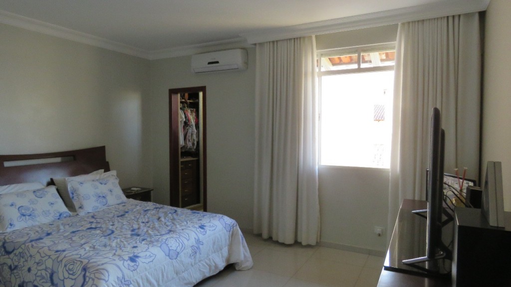 Casa para Venda 406 m² com 5 quartos