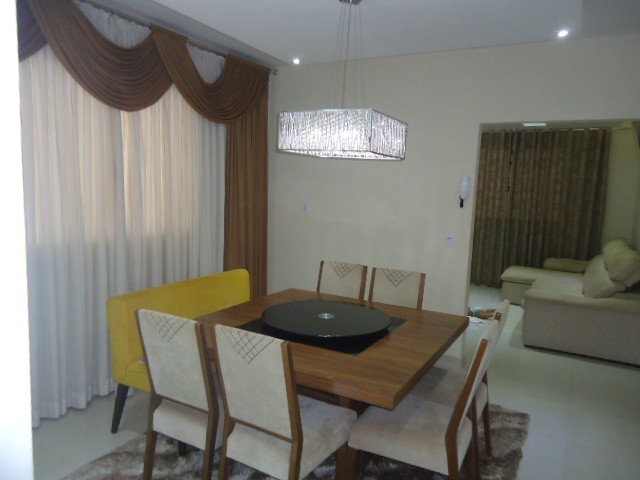 Casa para Venda 314 m² com 4 quartos