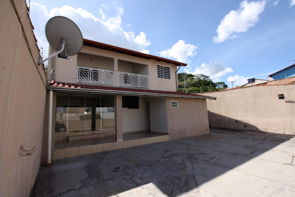 Casa para Aluguel 160 m² com 3 quartos