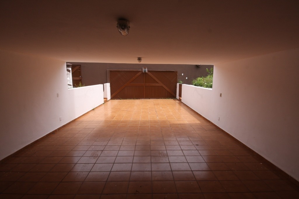 Casa para Aluguel 250 m² com 4 quartos