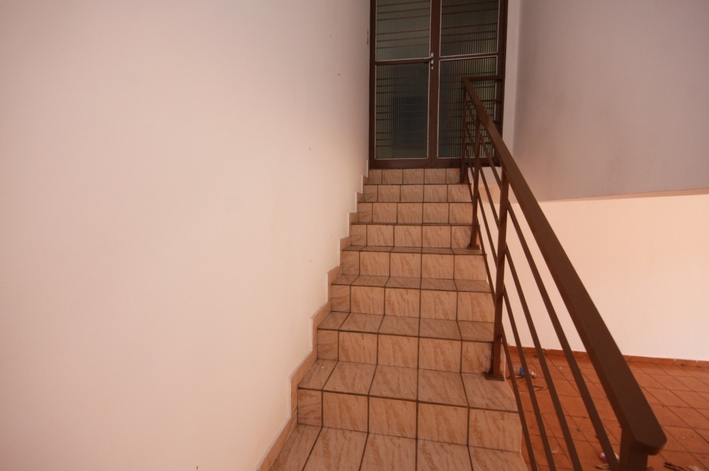Casa para Aluguel 250 m² com 4 quartos