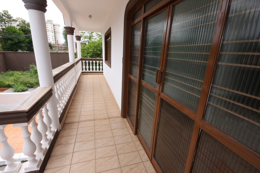 Casa para Aluguel 250 m² com 4 quartos