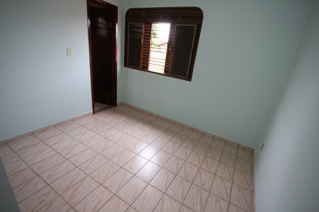 Casa para Aluguel 250 m² com 4 quartos