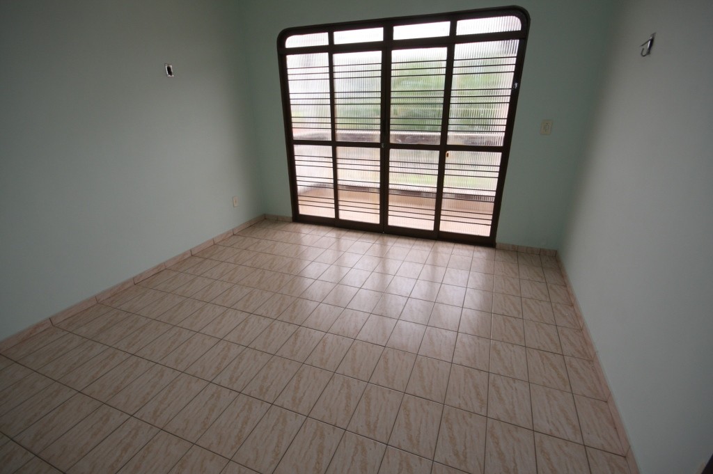 Casa para Aluguel 250 m² com 4 quartos