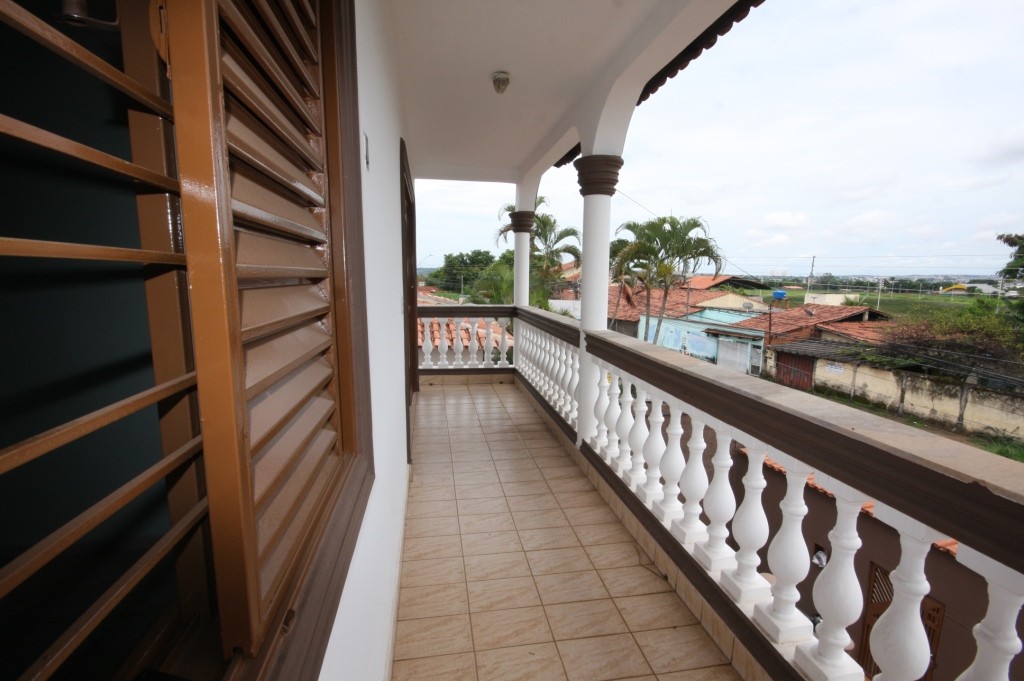 Casa para Aluguel 250 m² com 4 quartos