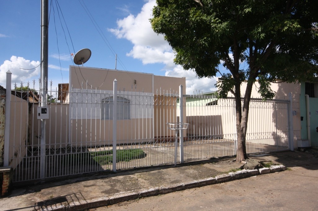 Casa para Aluguel 93 m² com 4 quartos