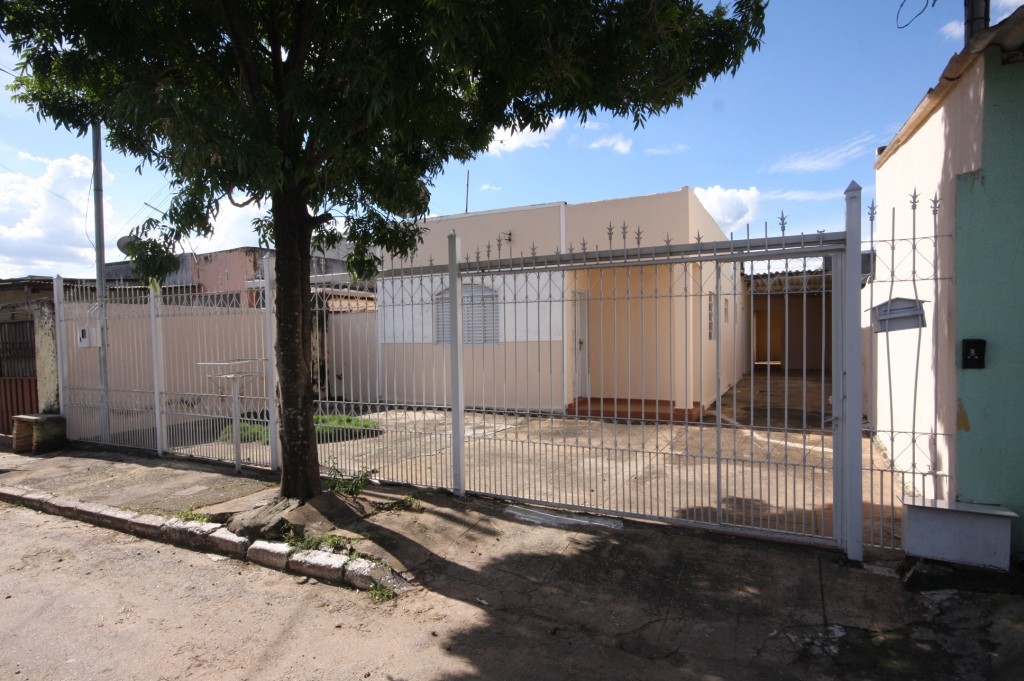 Casa para Aluguel 93 m² com 4 quartos