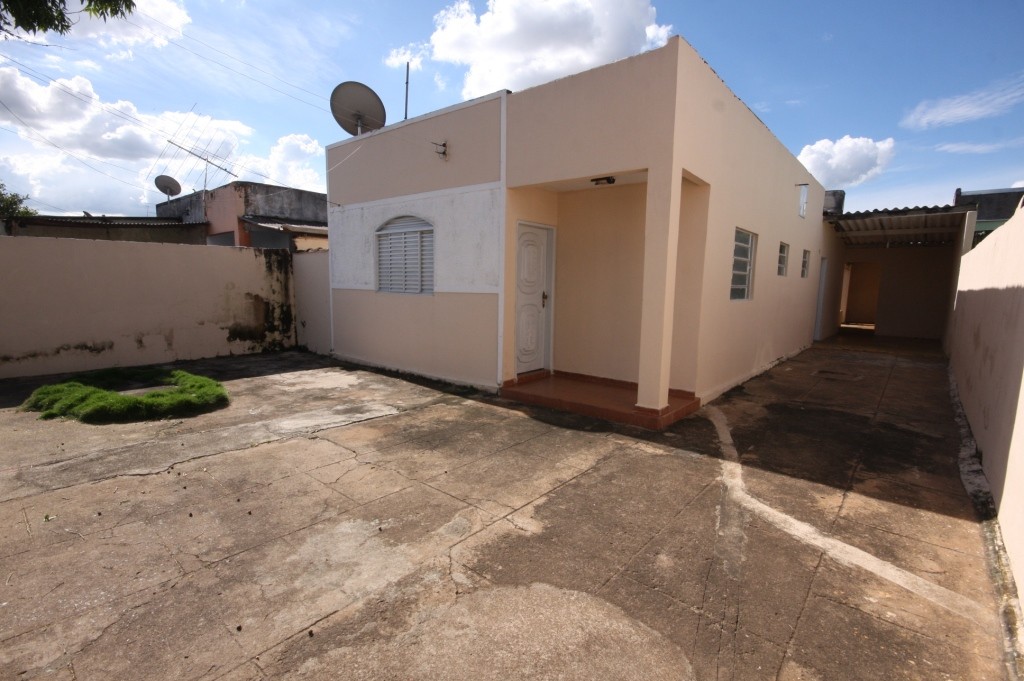 Casa para Aluguel 93 m² com 4 quartos