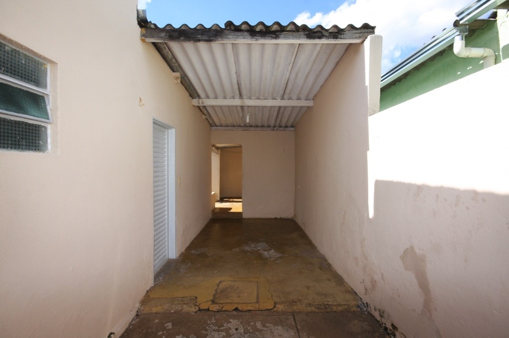 Casa para Aluguel 93 m² com 4 quartos