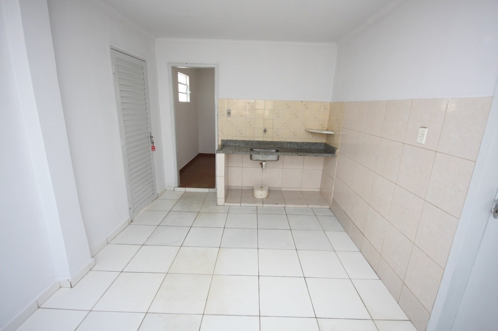 Casa para Aluguel 93 m² com 4 quartos