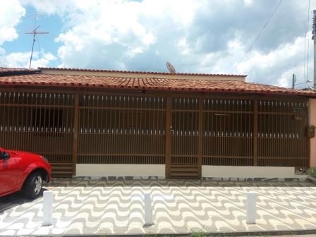 Casa para Aluguel 165 m² com 3 quartos
