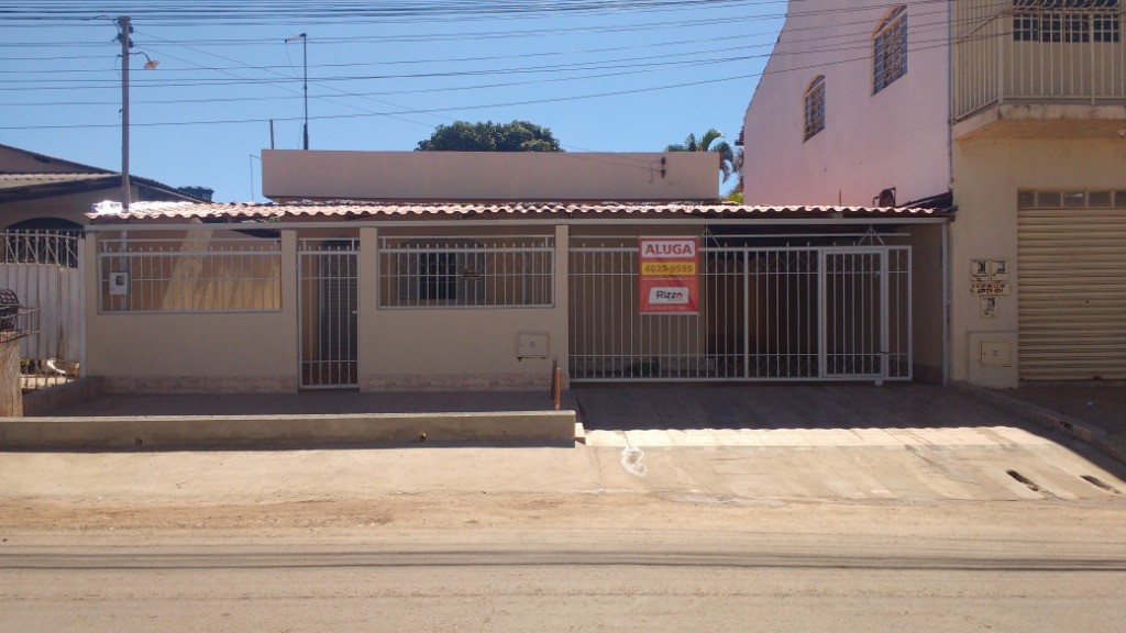 Casa para Aluguel 190 m² com 4 quartos