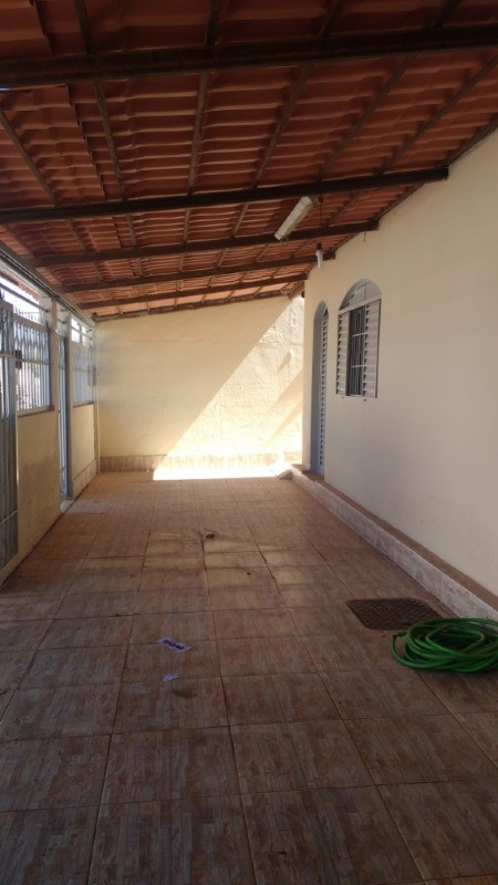 Casa para Aluguel 190 m² com 4 quartos