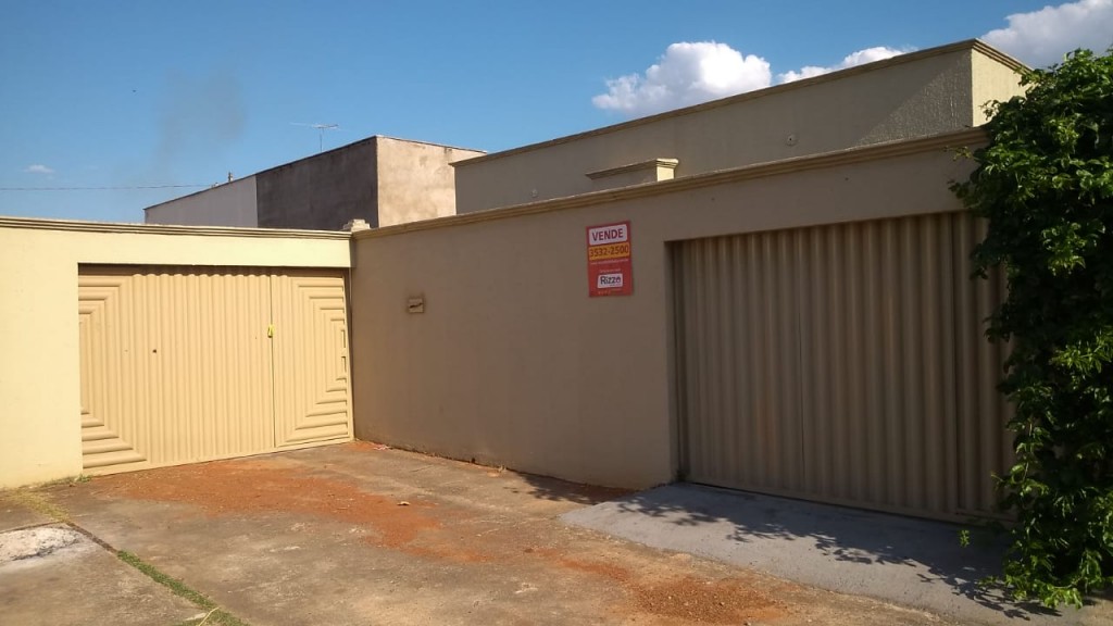 Casa para Venda e aluguel 387 m² com 3 quartos