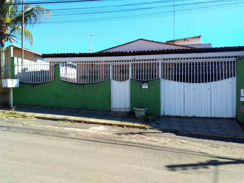 Casa para Venda e aluguel 144 m² com 2 quartos